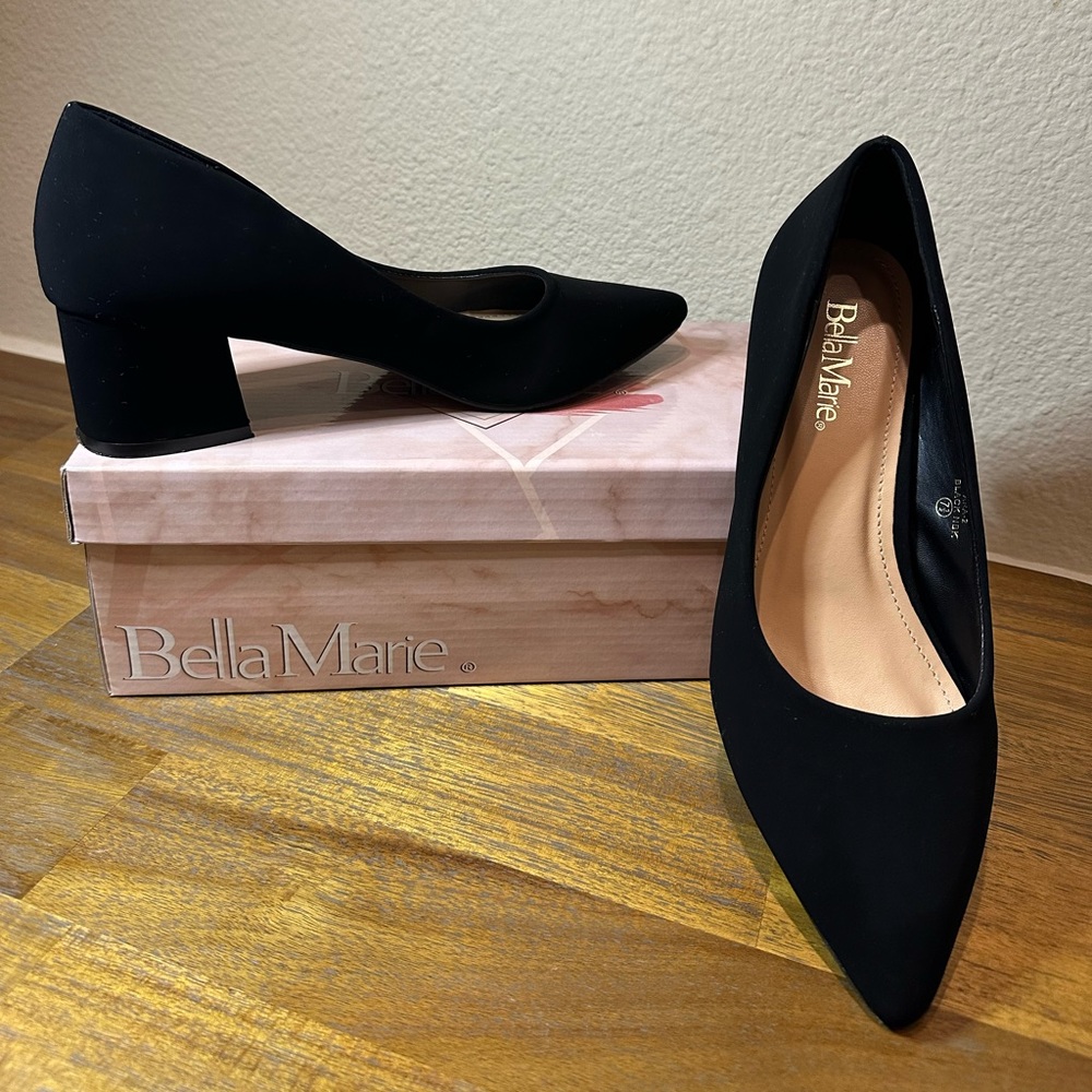 Pointed toe black heel